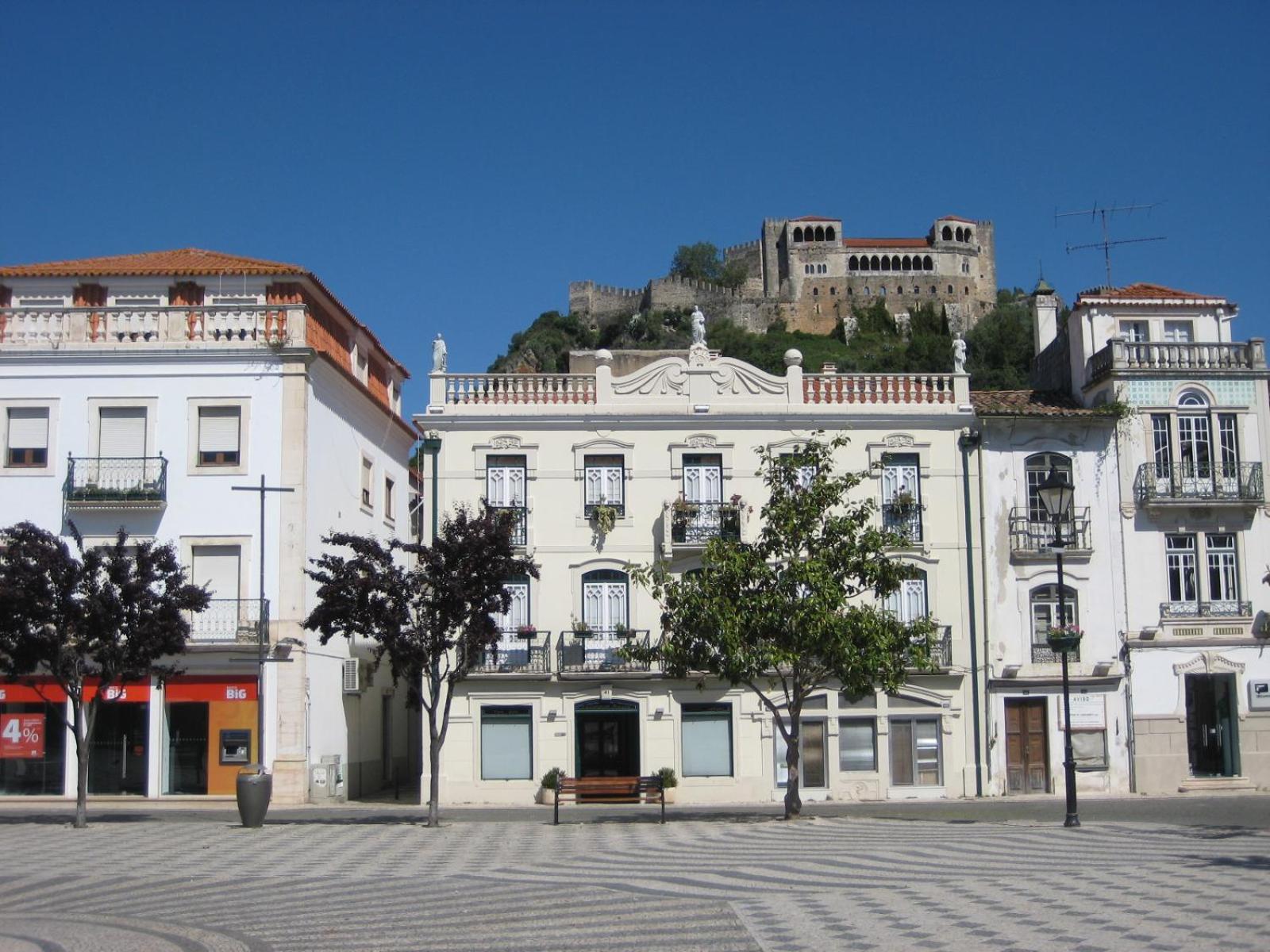 Guest House Eca - Centro Historico Leiria Exterior photo